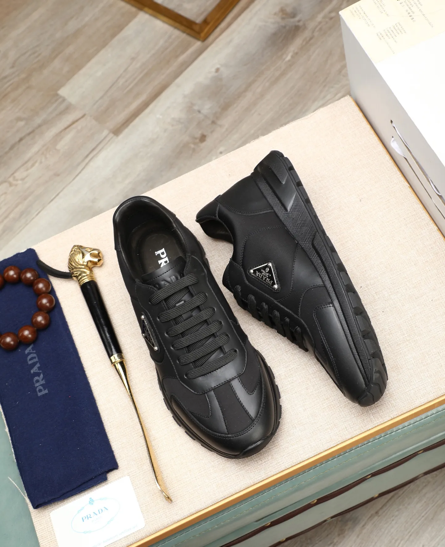 Men's shoes 💰600 Top quality New hot models on the official website, timeless for a century, 🆘 Trendy brand (Prada) mainly promotes hot models, avant-garde and versatile fashion men's shoes private version molding, cowhide surface splicing 1:1 oil edge treatment... fashionable and simple, original imported cowhide lining cowhide feet; the atmosphere and personality are more fashionable, eye-catching and pursuing class, it will subvert the old idea and be a must-have for fashion trendsetters with you! Must keep it for yourself! High-end comfort, high-end quality workmanship. Size: 38-44 Various colors available. full package